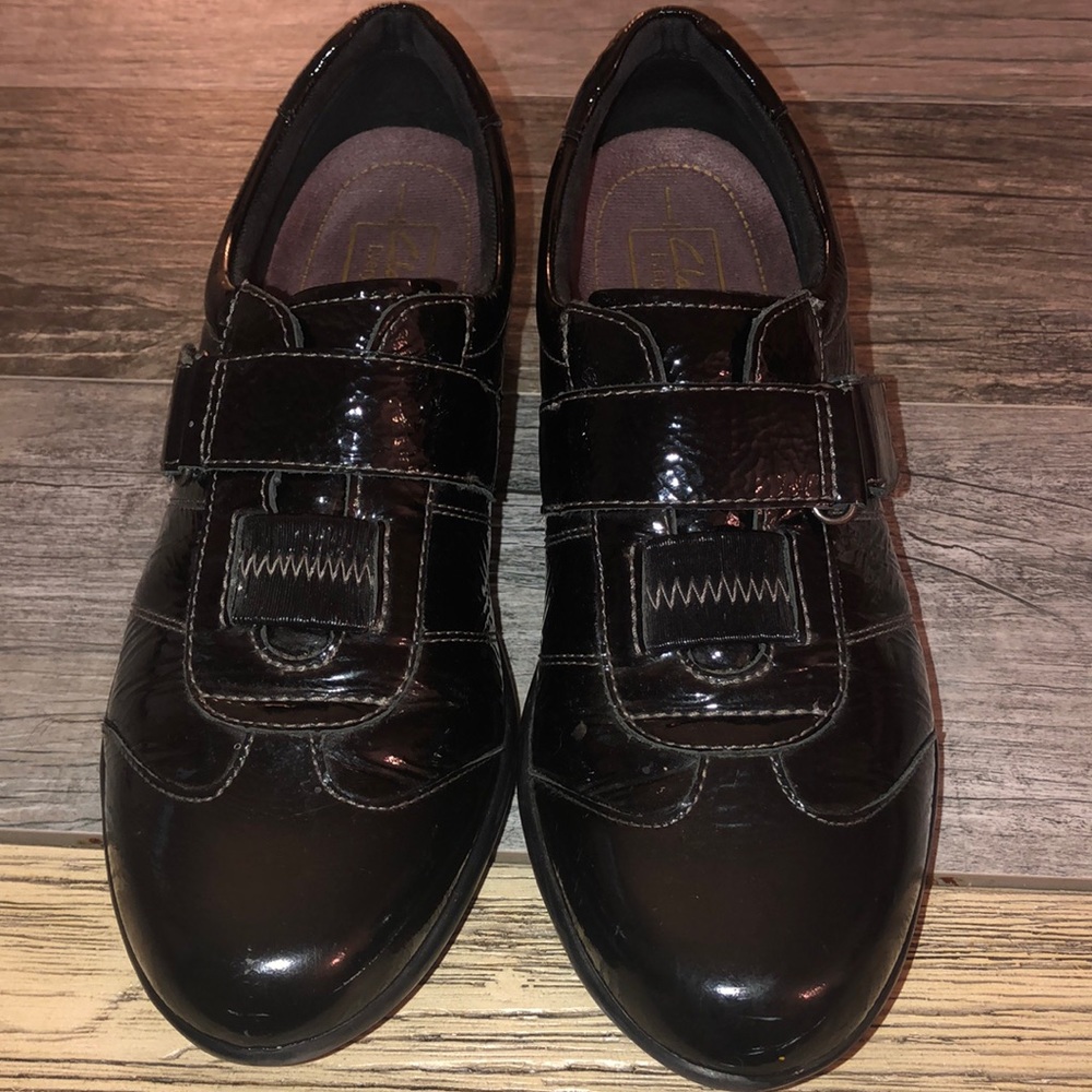 Clark’s size 9 very comfortable leather shoes SOLD